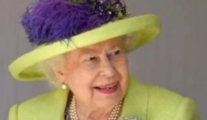 La reine "parcourt son journal" alors que la santé craint d'empêcher un monarque "engagé" de se préc