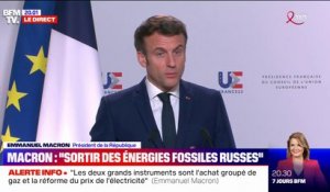 Emmanuel Macron sur l'Ukraine: "Nous devons arriver au retrait complet des troupes russes de tout le territoire"
