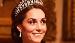 GALA VIDEO - Kate Middleton radieuse avec le prince William : elle rend hommage à Diana en portant sa tiare fétiche
