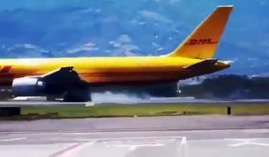 Un avion-cargo de DHL se brise en deux à l'atterrissage dans un aéroport du Costa Rica