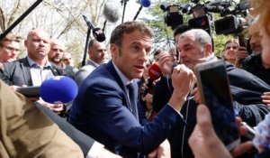 « Le peuple est en souffrance » : Macron interpellé par des soignants à Mulhouse