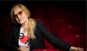 GALA VIDEO - EXCLU - Sylvie Vartan réagit au mariage d’Ilona Smet : “Heureusement que j’avais un mascara waterproof !”