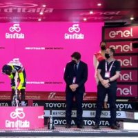 Tour d'Italie 2022 - Biniam Girmay, sa 1ère sur le Giro en Grand Tour en matant au passage Mathieu van der Poel
