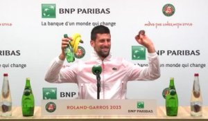 Roland-Garros - Quand Djokovic reçoit des "cadeaux" de la part de journalistes serbes