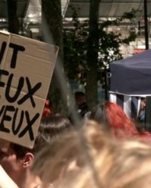 «C'est un droit fondamental»: Des centaines de manifestants en France pour défendre le droit à l’IVG