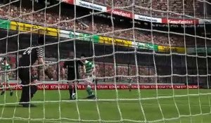 Pro Evolution Soccer 2011 online multiplayer - psp