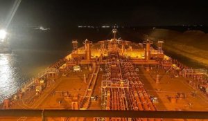 Canal de Suez : un pétrolier de plus de 100 000 tonnes échoué quelques heures