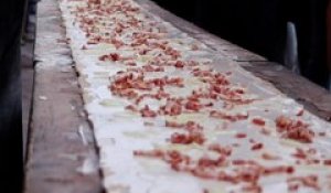 Ils battent le record de la plus grande tarte flambée du monde