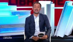 Regardez les débuts d'Augustin Trapenard à la présentation de l'émission littéraire de France 5 "La Grande Librairie" hier soir - Le journaliste remplace François Busnel - VIDEO