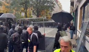 Manifestation contre la vie chère : Les policiers attaqués ripostent dans le cortège qui évolue dans les rues de Paris