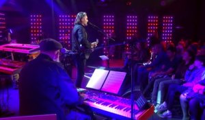 Stephan Eicher interprète " A nos cœurs solitaires '' dans le Grand Studio RTL