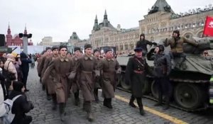Moscou : 81e anniversaire du défilé de 1941, reconstitution historique sur la place Rouge