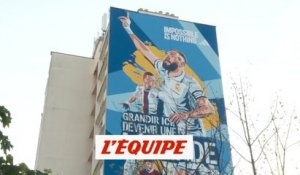 Une fresque murale géante pour Karim Benzema à Bron - Foot - Bleus