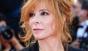 GALA VIDEO - Mylène Farmer : cette vie loin de la musique qu'elle s'était imaginée