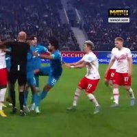 Russie : bagarre générale lors du match entre le Zenit et le Spartak !
