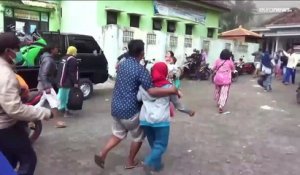 Indonésie: le volcan Semeru en éruption, près de 2 000 personnes évacuées
