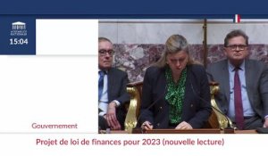 La Première ministre Elisabeth Borne déclenche pour la huitième fois l'article 49.3 pour faire adopter sans vote la partie "recettes" du projet de budget de l'Etat pour 2023 en nouvelle lecture