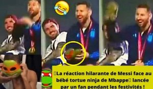 La réaction hilarante de Messi face au bébé tortue ninja de Mbappe lancée par un fan !