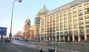 Berlin : un aquarium géant explose dans le hall d'un hôtel, une grande perte pour la biodiversité