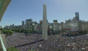 LIVE - L'effervescence à Buenos Aires pour le retour des champions du monde