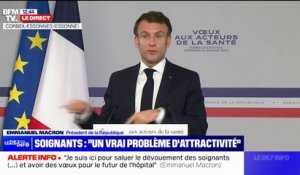 "Environ 30% des élèves [en médecine] arrêtent en cours de formation", pointe Emmanuel Macron