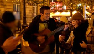 «Ça nous fait oublier qu’on est à la rue» : cette maraude parisienne fait chanter les sans-abri