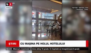Un client mécontent fonce en voiture dans un hôtel de Shanghai, semant le chaos dans le hall - Découvrez les images impressionnantes de l'incident