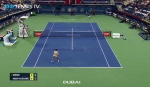 Dubaï - Auger-Aliassime prend la porte