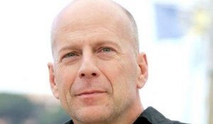 Bruce Willis malade, atteint de démence : il apparaît affaibli sur une photo rendue publique... Le cliché divise