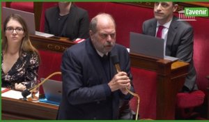 Tollé en France: Eric Dupond-Moretti adresse deux bras d'honneur à un député LR à l'Assemblée nationale