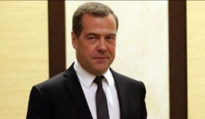 Dmitri Medvedev menace de raser la Haye avec des missiles hypersoniques !