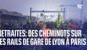 Retraites: des cheminots manifestent sur les rails de la Gare de Lyon