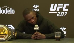 UFC 287 - Adesanya explique sa célébration : "J'ai cherché son fils et..."