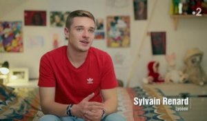En 2023, il est encore difficile de faire son coming-out à ses parents et parler de son homosexualité, raconte Sylvain, un lycéen dans un documentaire sur France 2