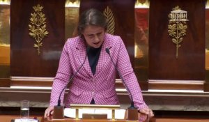 Motion de censure: Valérie Rabault, députée PS, accuse Élisabeth Borne de "jeter le discrédit sur l'Assemblée nationale"