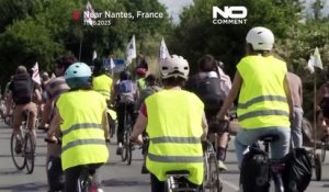 France : manifestation de militants écologistes contre l'exploitation du sable