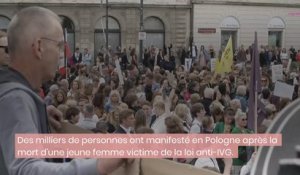 Manifestations en Pologne après la mort liée à la loi anti-IVG