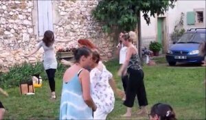 Saint-Mamert du Gard : danse libre pour la fête de la musique