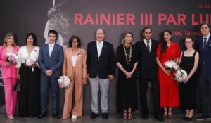 Albert, Caroline et stephanie de Monaco réunion familiale sublime pour honorer leur père Rainier III
