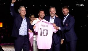 « On va beaucoup s'amuser » : 20 000 fans acclament Messi lors de sa présentation par l'Inter Miami