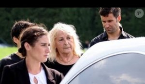 Obsèques de Gérard Leclerc : sa veuve Julie éplorée derrière le cercueil, soutenue par ses proches