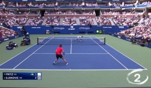 Acrobate au filet, prodigieux en défense : Le Top 5 de Djokovic à Flushing