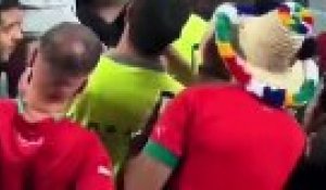 Hakimi remet en place un fan du Maroc après la victoire face au Burkina Faso