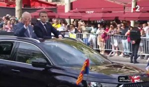 Regardez Charles III et Emmanuel Macron qui ont descendu les Champs-Elysées en saluant la foule, escortés par 136 chevaux de la Garde républicaine