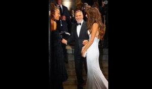 Amal Clooney sculpturale au bras de George, un top model de 49 ans ose un look très transparent