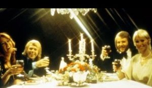 PHOTO ABBA annonce son grand retour : le look du quatuor fait mourir de rire les...