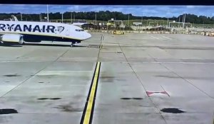 Collision entre un avion Ryanair et un camion à bagages