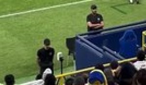 Cristiano Ronaldo calme les fans qui scandent des 'Messi' depuis les tribunes