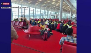 Roissy-CDG : une prière musulmane dans l'aéroport