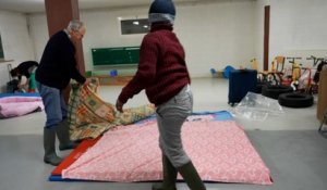« Là, c’est notre tour » : leur domicile inondé, ces habitants du Pas-de-Calais passent la nuit dans un gymnase